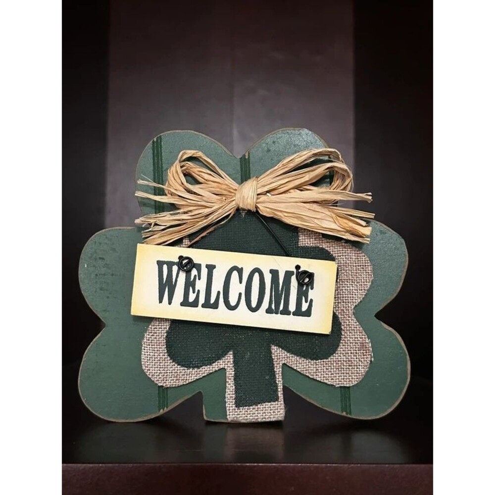 Lucky Clover “Welcome” Sign